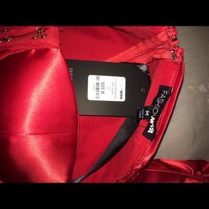 Fashion nova dress never worn